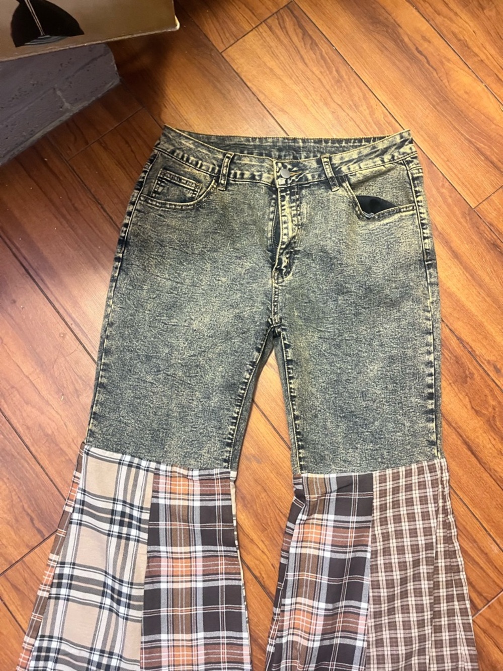 Gray Acid-Wash Jeans with Multi Plaid Flared Panels - Picture 4 of 13